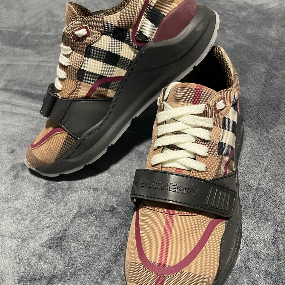 Burberry Shoes - Picture 2 of 2